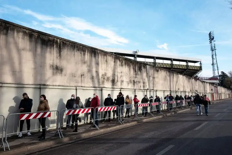 In tanti hanno voluto portare un saluto al campione