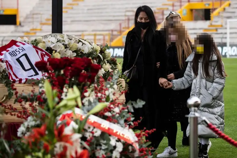 Erano presenti anche la vedova e le figlie di Paolo