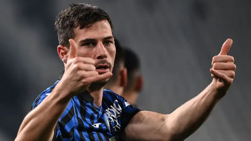 Gasperini gioca la carta Papu Gomez per cercare il pareggio. Che arriva quando Rabiot si addormenta, Bonucci non esce su Freuler, che spara un missile sotto alla traversa. 