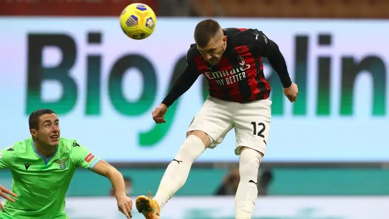 Il vantaggio arriva al 10', quando Rebic sigla il vantaggio di testa, sfruttando una difesa piazzata male. 
