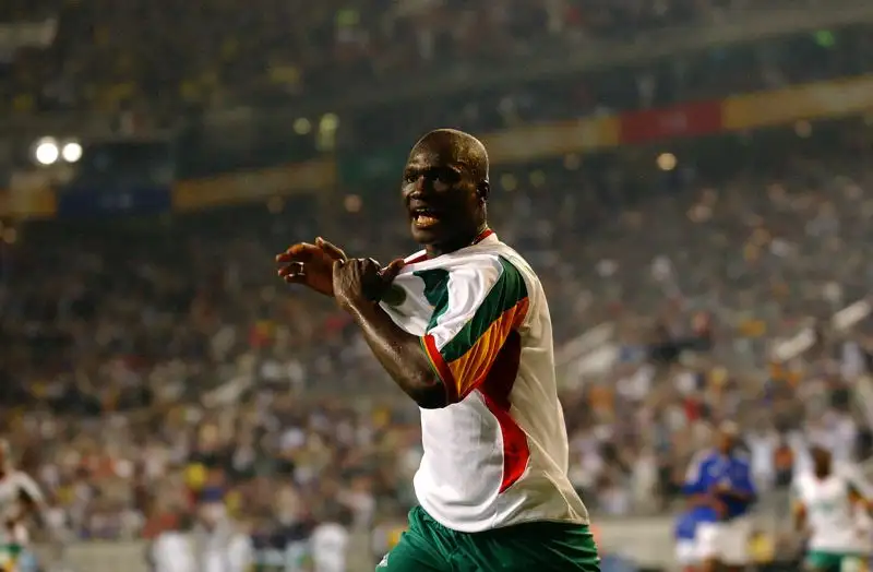 Papa Bouba Diop -
Un grave malattia lo ha portato via a soli 42 anni. Eroe del Senegal ai Mondiali del 2002