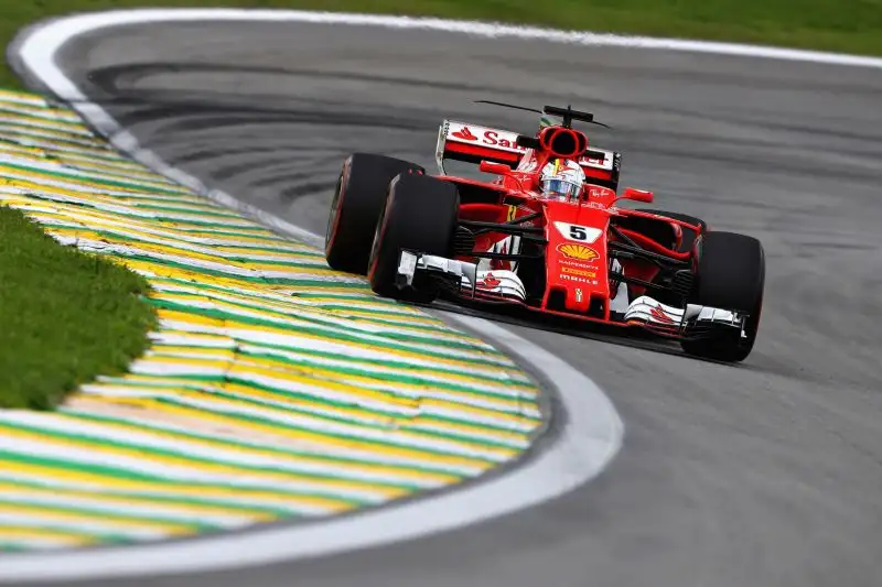 Brasile 2017: dopo la delusione per il titolo sfumato, Vettel si consola vincendo in Brasile e ottenendo la quinta vittoria stagionale, è vicecampione del mondo.
