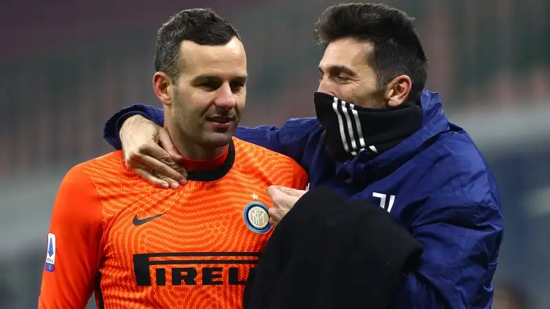 Handanovic 7: inoperoso fino all'87', poi fa una paratona da mostrare ai bambini che vogliono diventare portieri