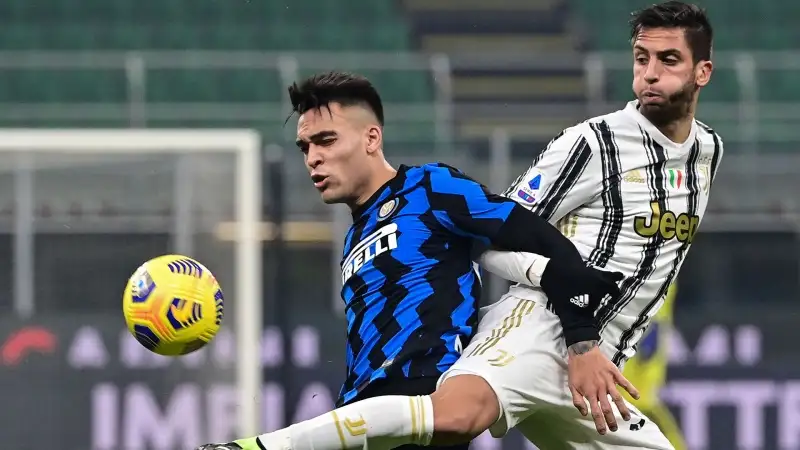Lautaro Martinez 6: sbaglia un po' troppo ma c'è sempre