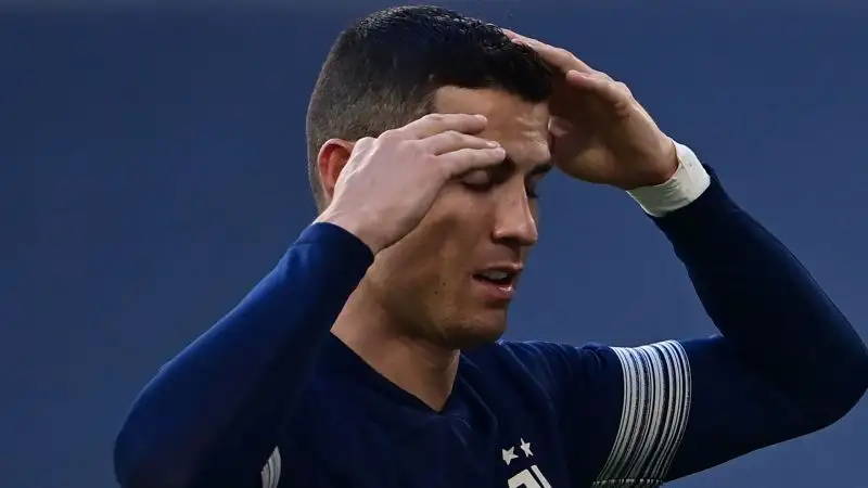 A inizio ripresa i padroni di casa rischiano tantissimo contro una formazione splendidamente messa in campo, li salva Szczesny. 
