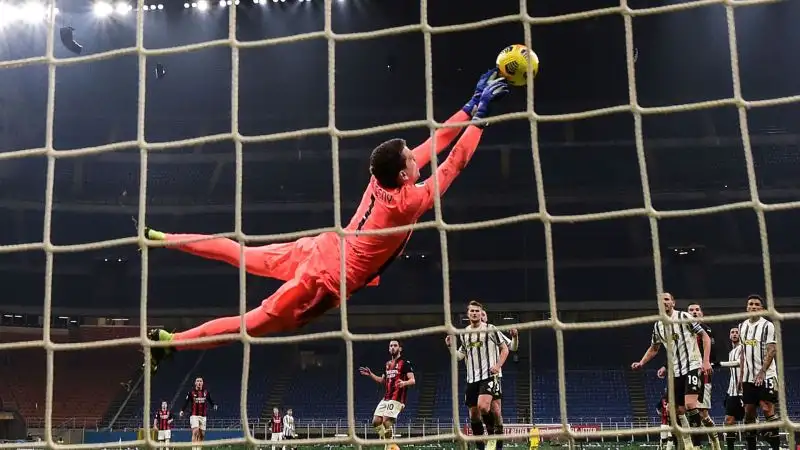 Szczesny 6.5: attento quando viene chiamato in causa, nulla può su Calabria