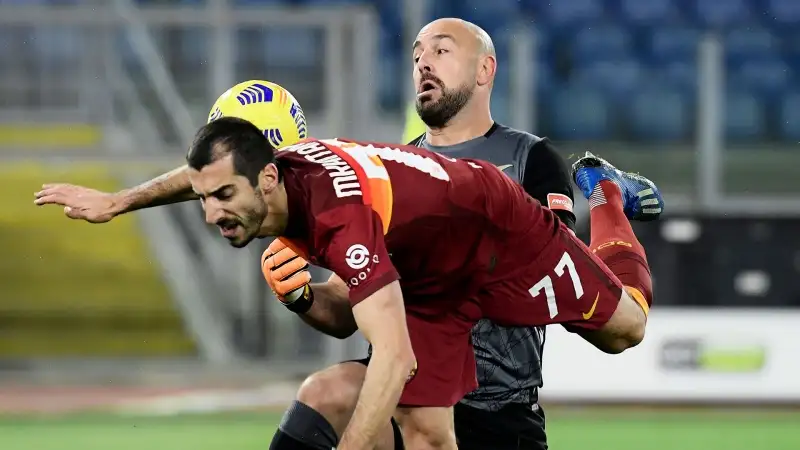 Reina 6,5: impreciso nell'unico rischio del primo tempo, si merita la piena sufficienza dicendo di no a Dzeko nel finale