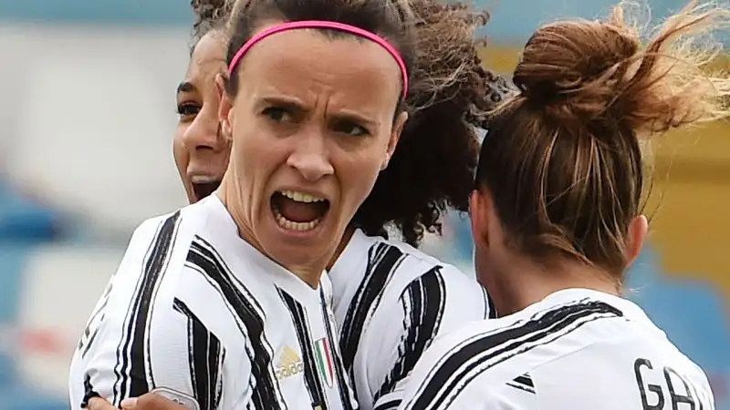 ...e con la doppietta letale di Barbara Bonansea trionfa in finale di Supercoppa Italiana.