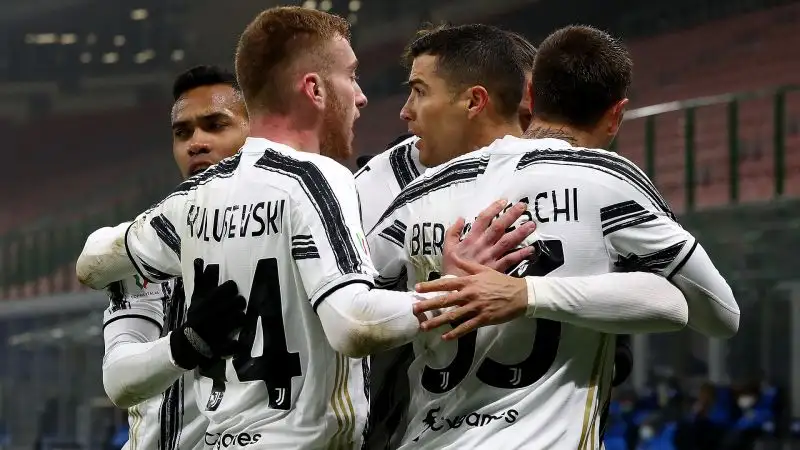 Ronaldo 7: trasforma il rigore di potenza, segna d'astuzia il secondo gol