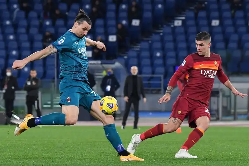 Ibrahimovic 5,5 - Non è la sua serata: sbaglia un gol fattibile nel primo tempo, esce nella ripresa anch'egli per infortunio