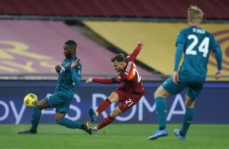 Tomori 6,5 - Non fa rimpiangere Romagnoli, anzi. Incolpevole nell'azione del gol subito