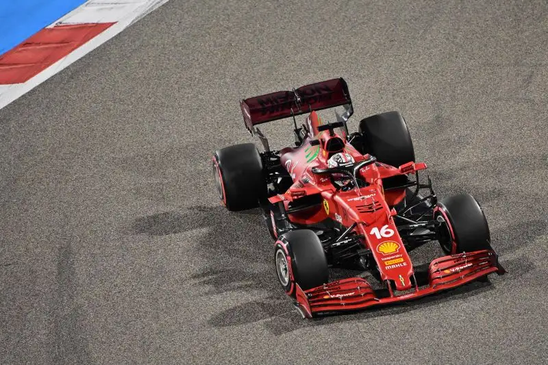 Segnali incoraggianti per Maranello, che ha conquistato il quarto posto con Charles Leclerc, protagonista di un giro strepitoso in Q3.