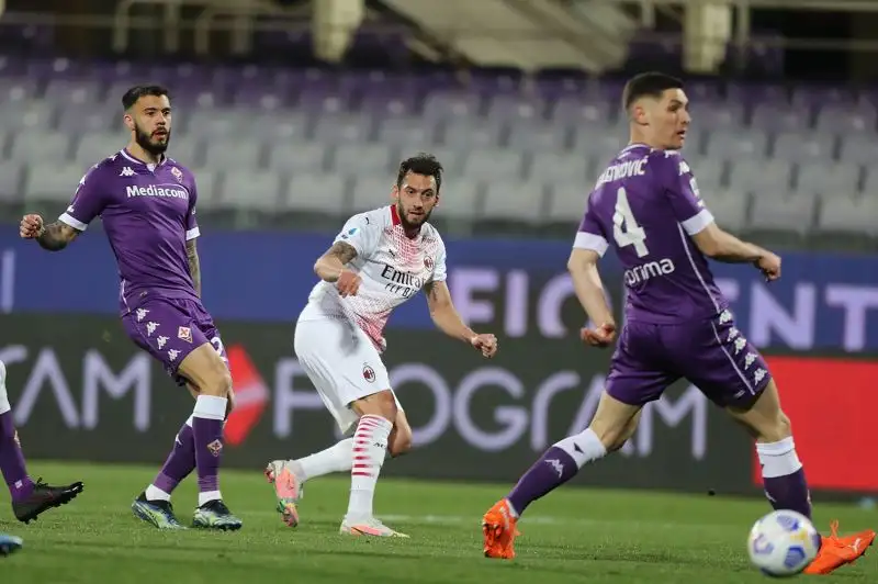 C’è stato anche un missile di Calhanoglu, di poco fuori. Dragowski, subito dopo, ha alzato bandiera bianca
