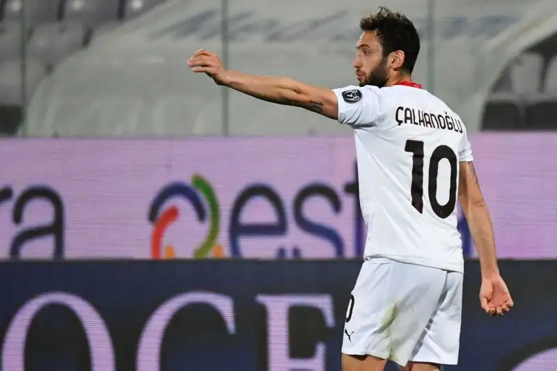 E' di Calhanoglu il gol che decide il match: il turco, ben imbeccato da Kessié, batte Terracciano