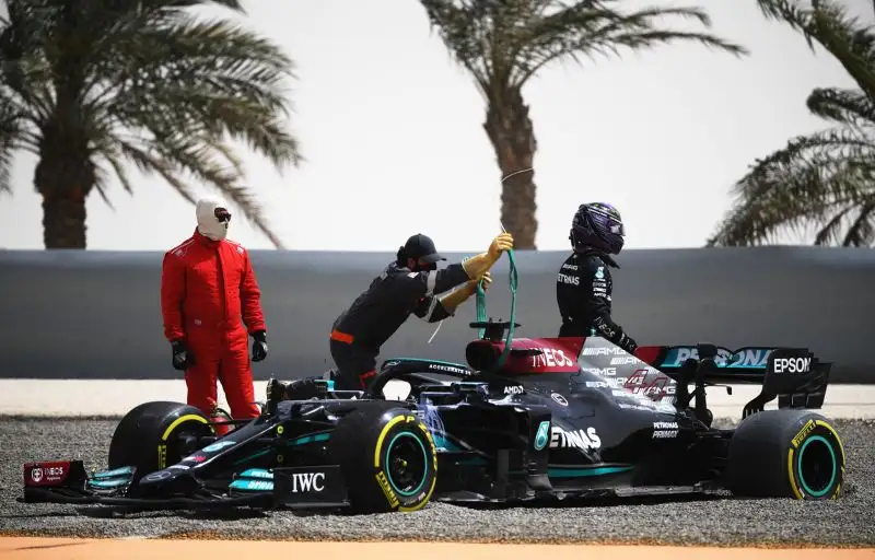 Nel pomeriggio Hamilton non tornerà in pista, visto che come da programmi lascerà spazio al compagno Bottas