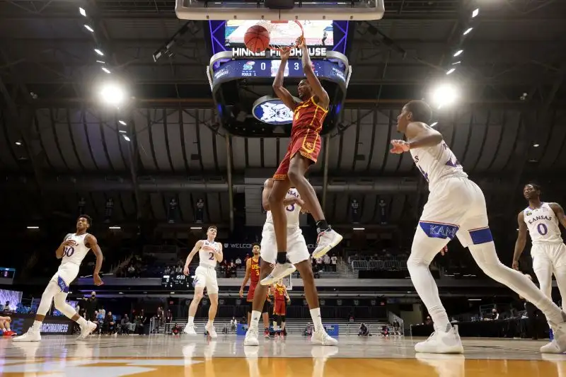Evan Mobley, ala grande di Southern California (USC): lungo con grandi doti tecniche e la giusta quantità di cattiveria per dominare sotto le plance. La grande coordinazione di cui è dotato nonostante il fisico imponente, lo rendono un pericolo a tutto tondo