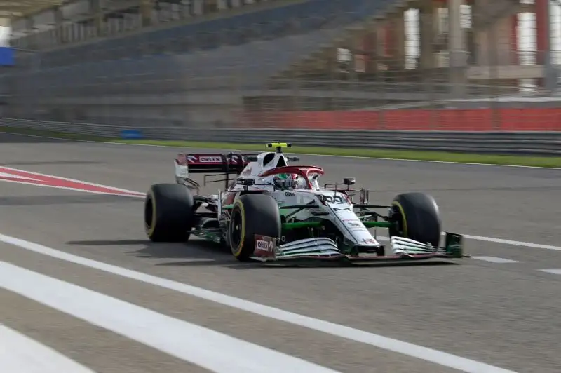 5 A. Giovinazzi (Alfa Romeo) 1:30.760 a 0.471