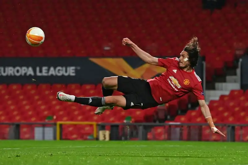 Già al 48' pareggia Cavani, bravo a sorprendere una difesa distratta sul break di Bruno Fernandes