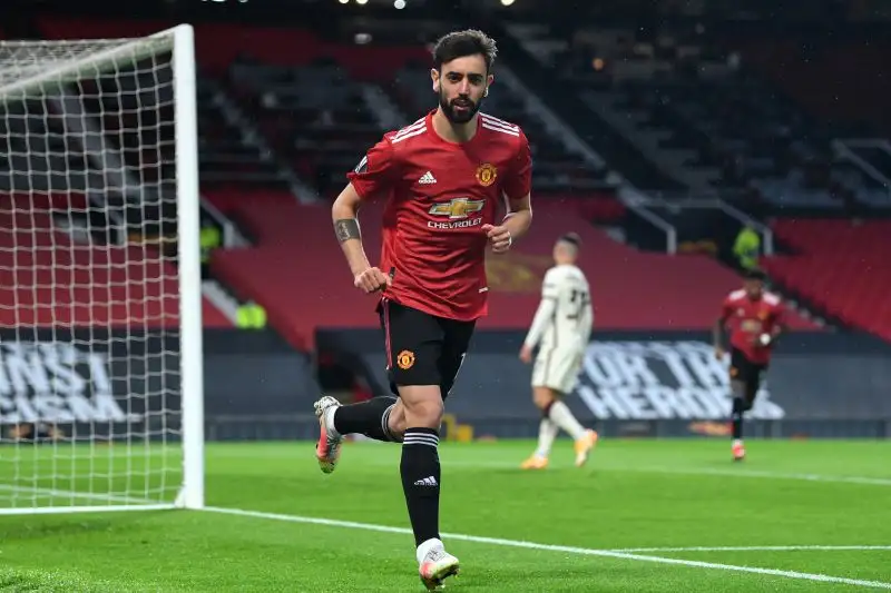Il finale è un monologo dei Red Devils: al 71' Bruno Fernandes cala il poker dal dischetto dopo un fallo da rigore di Smalling sul solito Cavani