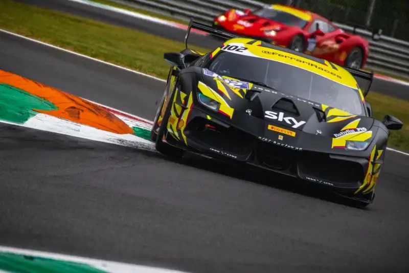 Il Ferrari Challenge Europe è il primo campionato monomarca europeo certificato secondo il sistema di gestione sostenibile degli eventi ISO 20121. Foto di Cristian Lovati
