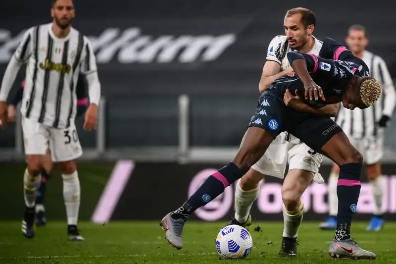 Chiellini 6,5: ruvido ma affidabile. Quando c’è da farsi sentire, non si tira indietro. Speciale