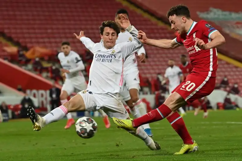 Si parte dal 3-1 dei Blancos all'andata, e il Liverpool sa di dover segnare e doverlo fare in fretta