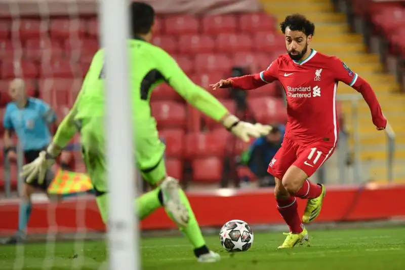 Così Salah dopo appena 2 minuti va al tiro, ma Courtois si oppone