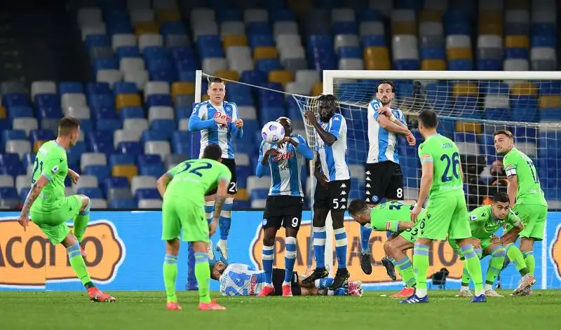Quattro minuti dopo, è Milinkovic-Savic a firmare il 2-4 che consente ai capitolini di sperare