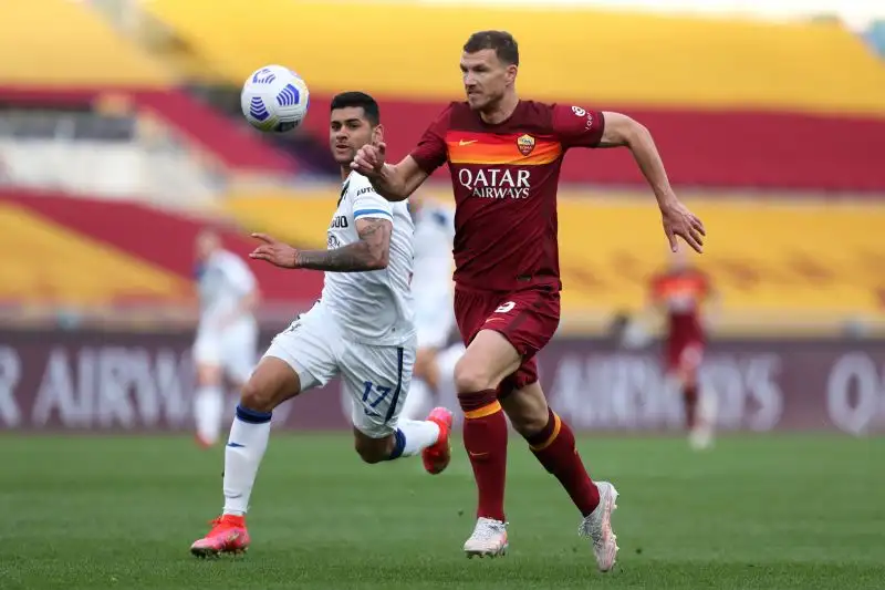 Assedio Roma nel finale, Dzeko sfiora il 2-1, ma il risultato non cambia più. Rosso a Ibanez allo scadere per doppio giallo
