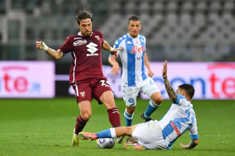 Grazie a questo risultato, i partenopei salgono a quota 66 punti, agganciando Milan e Juventus in terza posizione. Toro terzultimo con Cagliari e Benevento