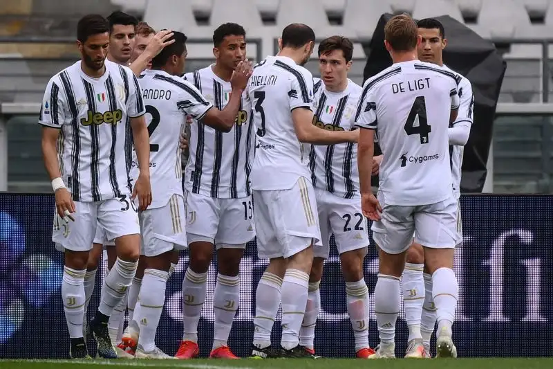 I bianconeri, partono bene, anche per provare a cancellare le polemiche degli ultimi giorni