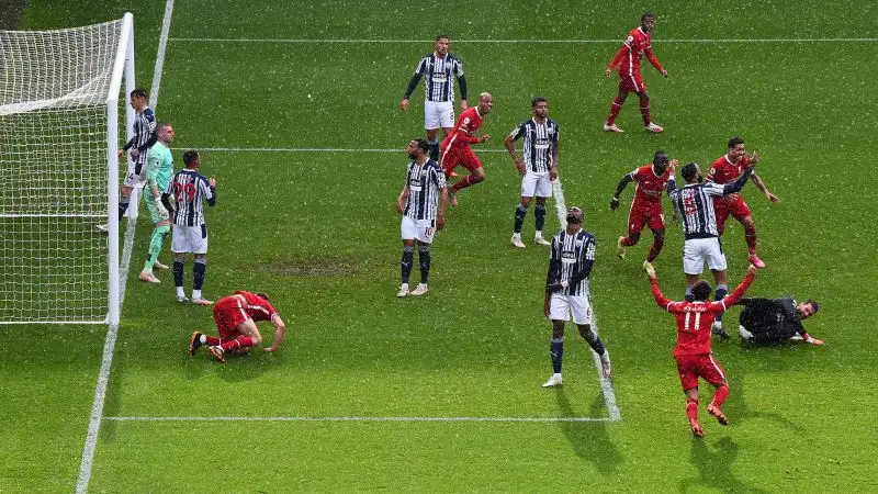 Il portiere brasiliano ha risolto la sfida tra WBA e Liverpool
