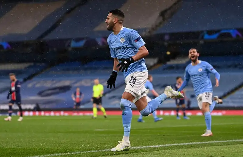 Mahrez porta in vantaggio il Manchester City all'11': il tiro respinto di De Bruyne finisce sui piedi del nazionale algerino che in diagonale supera Navas