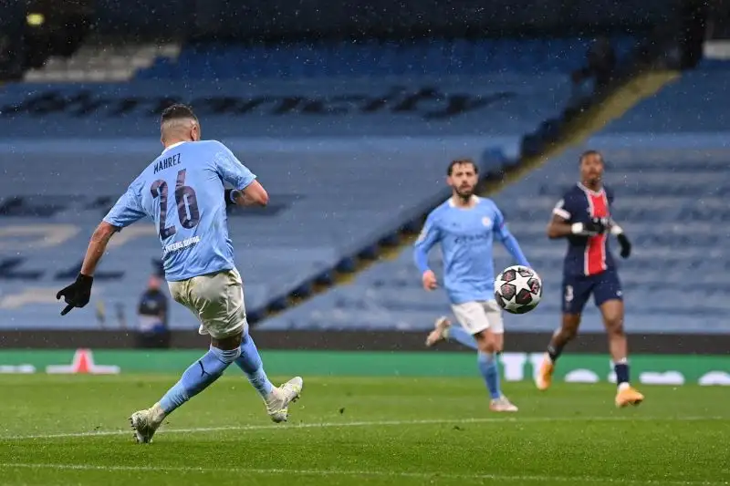 Al 64' arriva però il raddoppio dei Citizens che chiude i giochi: Foden crossa per Mahrez che di prima non lascia scampo a Navas
