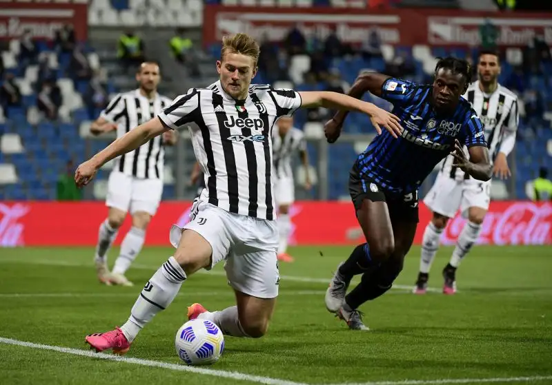 De Ligt 6,5. Il migliore là dietro. E il suo salvataggio su Romero vale come un gol. Se l'Atalanta nel primo tempo cannoneggia, lui è un telone salvavita