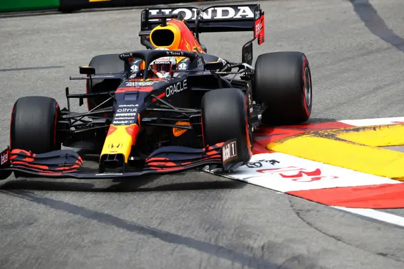 Leclerc ha battuto Max Verstappen, secondo sulla sua Red Bull