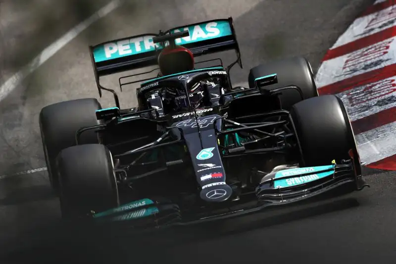 Solo settimo Lewis Hamilton, rimasto attardato nelle retrovie dopo un sabato non da re delle pole