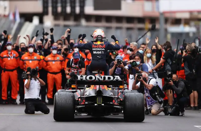 Verstappen grazie alla vittoria ha comunque operato il sorpasso in vetta alla classifica piloti