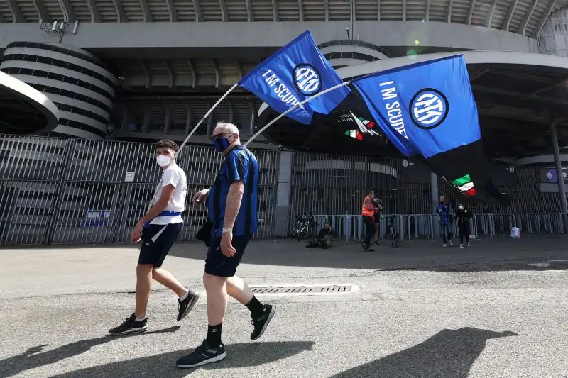Insulti e cori di scherno nei confronti dell'ex capitano Mauro Icardi, tra i più bersagliati