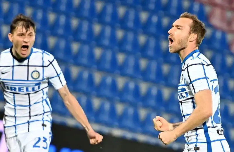 C'è anche la firma di Eriksen su questo scudetto. Il danese, rinato nel girone di ritorno, ha segnato a Crotone