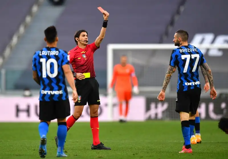 Al 92' arriva quindi l'espulsione di Brozovic: pareggiato il conto degli uomini in campo, ma vince la Juve