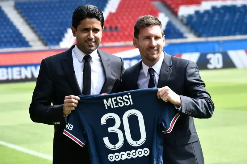 Messi arriva in Francia da sei volte Pallone d'Oro e forte di ben 35 trofei conquistati da calciatore del Barcellona: è un record assoluto