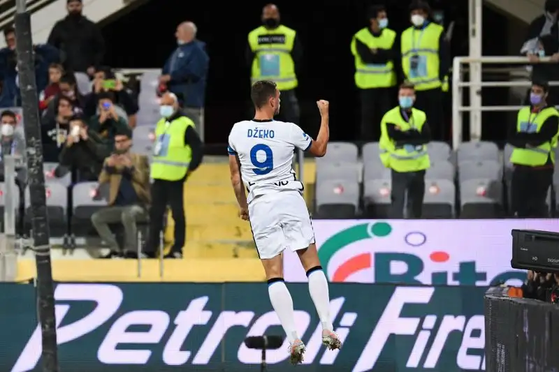Dzeko 6,5. Timbra ancora il cartellino col gol del sorpasso