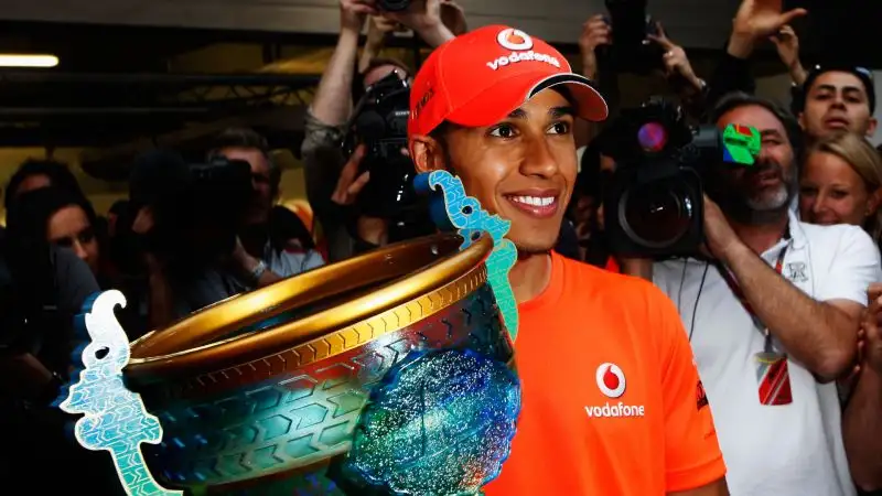 Shanghai 2011, i sorpassi su Button e su Vettel sono spettacolari, la vittoria la conseguenza logica