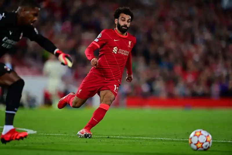 Maignan 6,5. Subisce tre gol ma tiene in partita il Milan nel primo tempo parando un rigore. Stringe i denti e da acciaccato concede il pareggio a Salah
