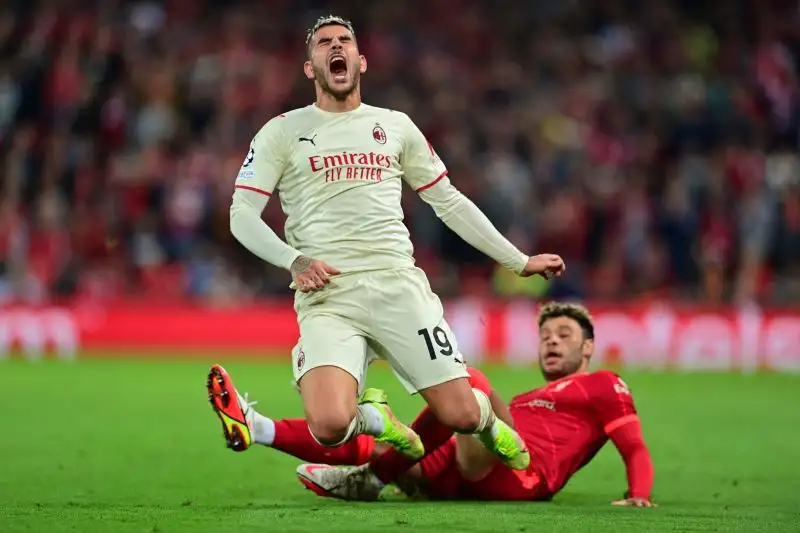 Theo Hernandez 5,5. Impalpabile o quasi in avanti, soffre ma c'era da aspettarselo in fase difensiva