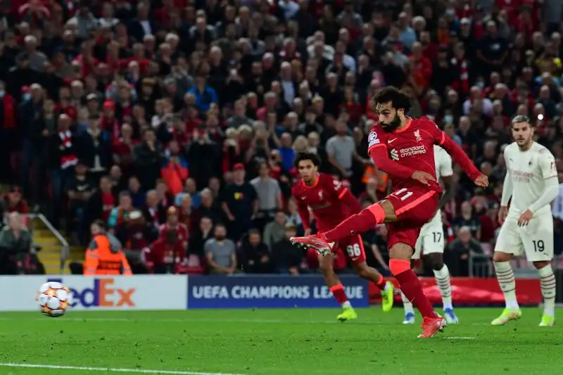Salah 7. Una sfina nel fianco del Milan, anche se sbaglia un rigore avrebbe potuto chiudere i conti o quasi dopo pochi minuti. Si riscatta col 2-2