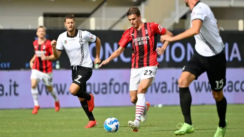 Maldini 7: per lui, per la sua famiglia e per il Milan era una gara storica. L'ha onorata facendo gol