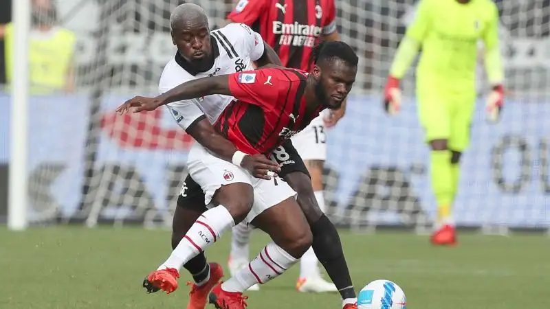 Nzola 5: ha la chance di fare male ai rossoneri ma la fallisce