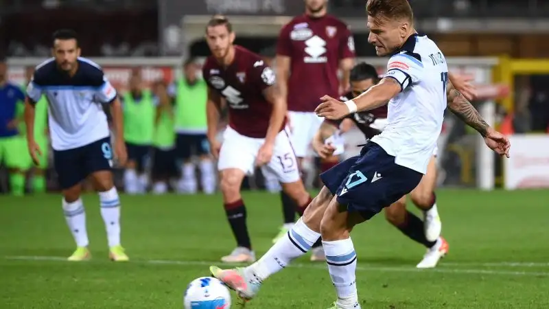 Immobile 6: gara complicata, il pubblico lo becca e ha pochi palloni. Ma sul rigore è glaciale